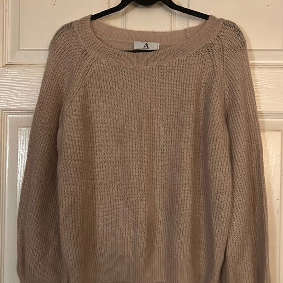 5/$15 Pale pink sweater #11 - Picture 1 of 2